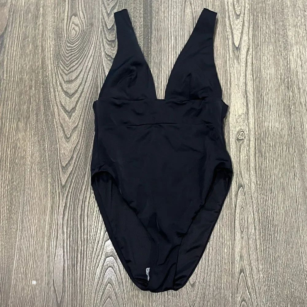 NWOT Victoria's Secret One Piece Swimsuit Plunge Neckline Pull-On Black Size S